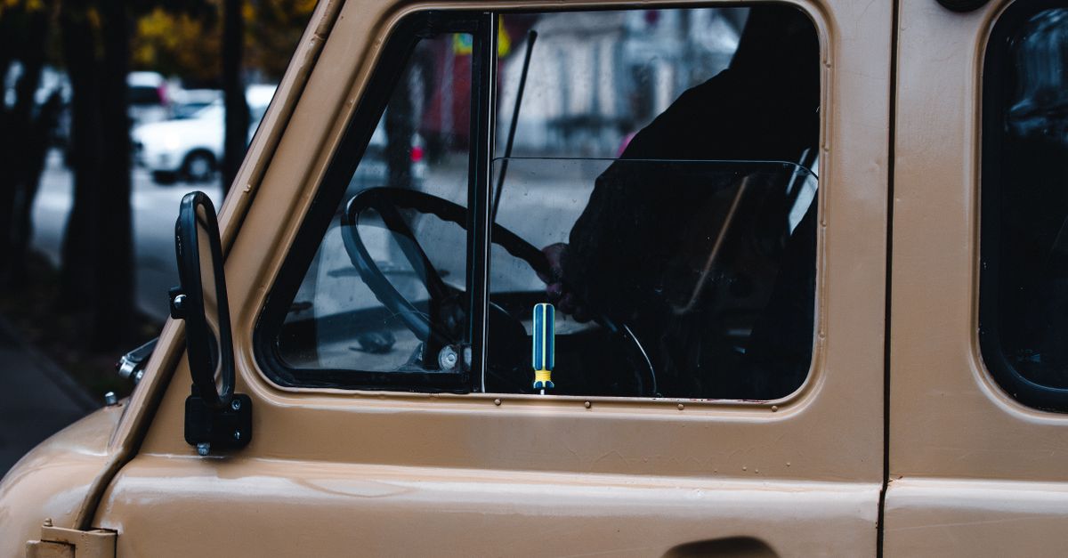 Roadside Car Lockout Service: What Happens After You Call — Kips Bay Locksmith